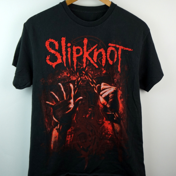 red slipknot shirt